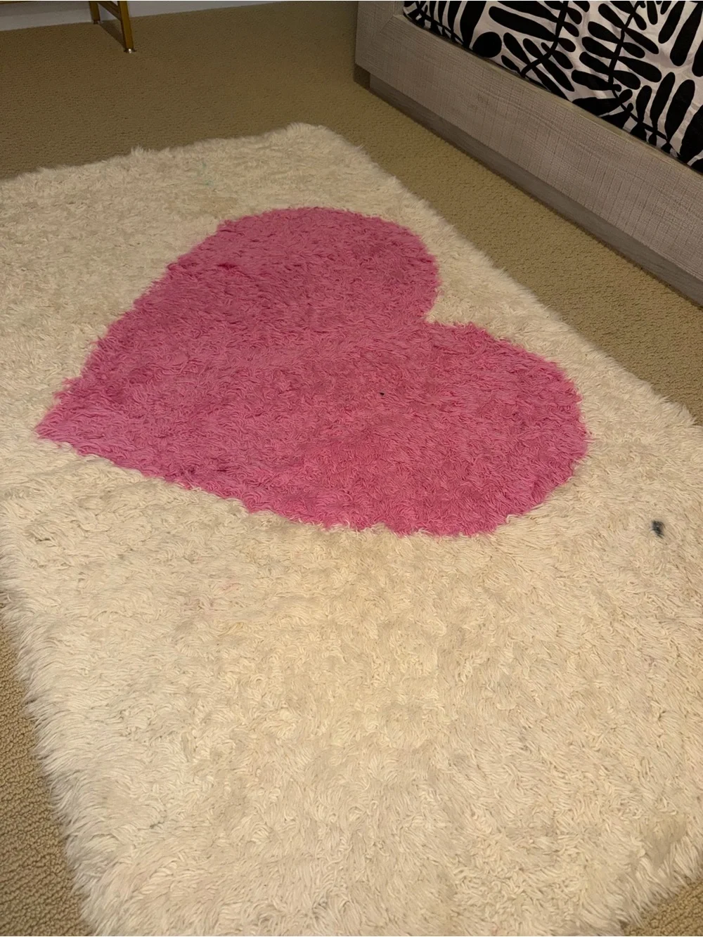 POTTERY BARN Pink Heart Shag Area Rug - Home Art